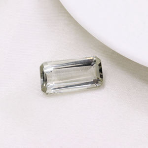 Compre la piedra preciosa suelta facetada amatista de corte esmeralda natural de grado superior para la fabricación de joyas piedra natal | Venta al por mayor disponible - Product Image 1