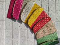 Pochette de soirée brodée à sequins dorés, style ethnique indien, avec fermeture éclair, faite main par un designer, idéale pour mariages et fêtes