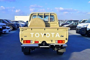 รถมือสอง ปี 2022 รุ่น 79LC ซิงเกิ้ลแค็บ เครื่องยนต์ดีเซล 4.1-6 ลิตร SUV ขับเคลื่อน 4 ล้อ พรีเมียม เทอร์โบ เกียร์อัตโนมัติ ล้อแม็ก R20 เบาะหนังสีเข้ม พวงมาลัยซ้าย - Product Image 2