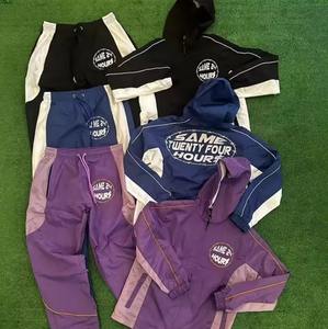 Chaqueta y pantalones Jogger Gym Sets Chándal Unisex Impresión Logo Chándal Trajes Calidad superior Personalizado Hombres Chándales Zip up Nylon - Product Image 4