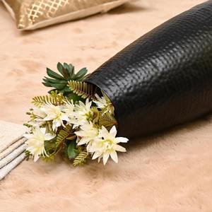 Pot à fleurs en métal de forme artistique pour une atmosphère élégante à la maison et un arrangement décoratif distinctif - Product Image 3