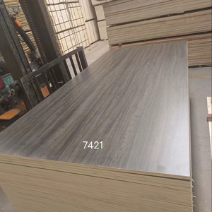 Grain de bois personnalisé de couleur 12mm <span class=keywords><strong>15mm</strong></span> 18mm <span class=keywords><strong>Contreplaqué</strong></span> laminé mélaminé Feuille de <span class=keywords><strong>contreplaqué</strong></span> laminé marin d'eucalyptus pour meubles - Product Image 1