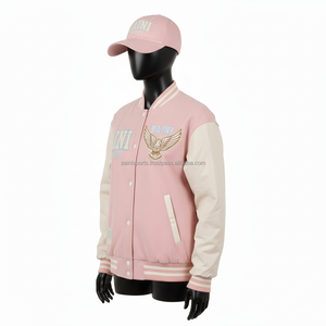 เสื้อแจ็คเก็ตวาร์ซิตี้ผู้หญิง ผ้าผสมขนสัตว์ 350 ถึง 400 GSM สีชมพูตัวเสื้อ แขนเสื้อ PU สีครีม ปักโลโก้แบบกำหนดเอง เสื้อแจ็คเก็ตวาร์ซิตี้ผู้หญิง - Product Image 4