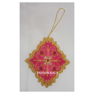 Adorno colgante de diseño único, bordado Zari hecho a mano y trabajo con cuentas, colgante de Navidad personalizado, decoración de árbol de Navidad - Product Image 1