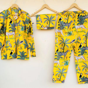 Conjunto de pijama estampado de algodón de verano hecho a mano para mujer, ropa de noche nupcial de la vida diaria a granel para una comodidad informal - Product Image 1