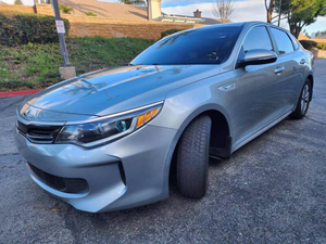 CLEAN USED 2017 K-I-AS Optima Hybrid Premium 4dr Sedan Disponible à la vente - Product Image 2