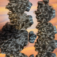 Extensions de cheveux humains vierges 100 % indiens, alignés sur la cuticule, double trame machine, bouclés style bébé, couleur claire