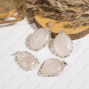 Fournisseur indien leader de bijoux de mode de qualité supérieure pour les fêtes, pendentifs en pierre de soleil en forme de cœur, vente en gros - Product Image 4