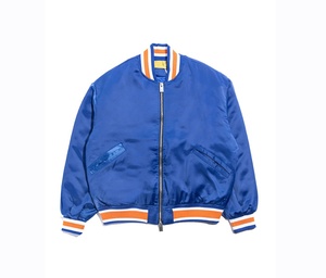 Chaqueta de bombardero de satén de béisbol Varsity personalizada para hombre para las estaciones de invierno, chaqueta personalizable de seda bordada a granel al por mayor - Product Image 1