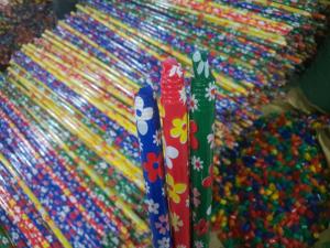 Palo de escoba de madera Simple y duradero con revestimiento de PVC de flores para manijas de escoba y fregona - Product Image 3