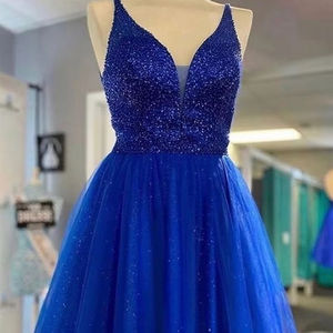 Vestido ajustado de noche de cóctel acampanado con bordado y detalle de perlas con cuentas Vestido con cuello de corazón para cenas y fiestas - Product Image 1