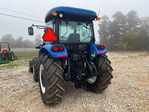 Tractor Original New Hollland para construcción y trabajo agrícola disponible para venta a excelentes precios - Product Image 3