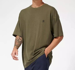 เสื้อยืดแขนสั้นสำหรับผู้ชายทรงหลวมแห้งเร็วผ้าฝ้าย100% พิมพ์ลาย - Product Image 2