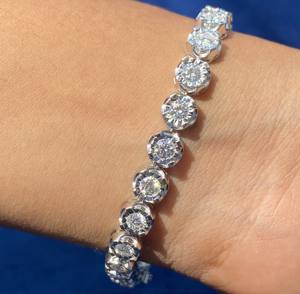 Preciosa Pulsera de Tenis con Diamantes Moissanite de Corte Redondo en Claridad VVS para Mujer en Plata de Ley 925 - Product Image 4