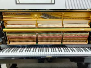 Piano Vertical Yamaha U1H 2082191, Bien Afinado y con Servicio Profesional, Calidad Garantizada, Usado, Ideal para Artistas 2061609 - Product Image 5