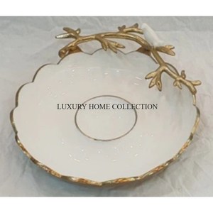 Bols de service en métal de style antique avec des formes sculptées uniques, parfaits pour ajouter du caractère aux dessus de table - Product Image 2