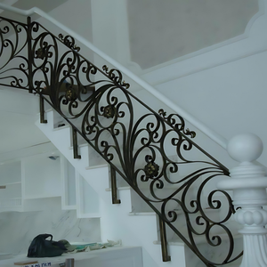 Rampe d'escalier en fer élégante fabriquée au Vietnam à partir de matériaux vietnamiens à 100% avec design à défilement et cadre solide - Product Image 4