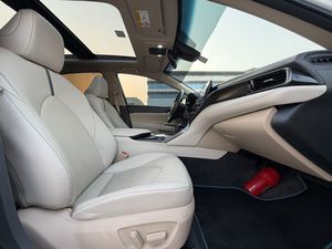 Toyota Camry GLE HEV Híbrido Blanco Usado 2024, Sedán de Nueva Energía para Viajes Urbanos |   Listo para Exportar - Product Image 3