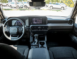 Toyota Land Cruiser Prado 250 2.4L Turbo Híbrido 2024 de Segunda Mano en Buen Estado - Product Image 2