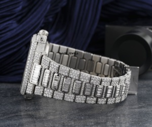 Reloj de Lujo con Incrustaciones de Moissanita, Acero Inoxidable, Esfera de Cristal, Bisel Baguette, Doble Movimiento, Estilo Hip Hop - Product Image 3