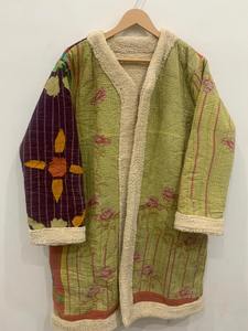 Manteau long patchwork Kantha vert avec veste en fausse fourrure Vestes patchwork faites à la main Manteau long avec veste en fausse fourrure - Product Image 6