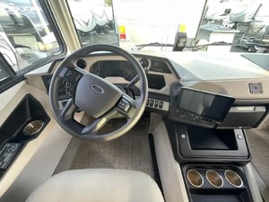 Fleetwood RV Bounder 35K Usado 2024 - Product Image 4
