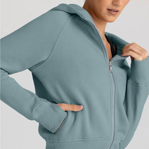Sudaderas de entrenamiento para mujer con impresión de logotipo bordado personalizado y personalización de etiquetas para ropa de fitness y estilo de vida - Product Image 4