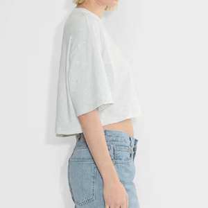 เสื้อยืดแขนยาวผ้าฟลีซสีขาวคลาสสิกคุณภาพสูงสำหรับผู้หญิง ขายส่ง ราคาถูก เป็นมิตรกับสิ่งแวดล้อม เหมาะสำหรับฤดูร้อน - Product Image 2