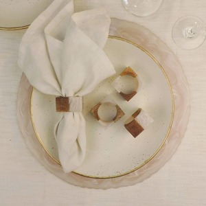 Ensemble de ronds de serviette en or, accessoires modernes et élégants pour mariage, ronds de serviette en forme de fleur pour décoration de table de mariage - Product Image 5