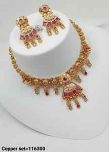 ENSEMBLE DE BIJOUX INDIENS TRADITIONNELS ET À LA MODE EN CUIVRE ENSEMBLE DE BIJOUX DE MARIAGE POUR FEMMES BOUCLES D'OREILLES ET COLLIER - Product Image 2