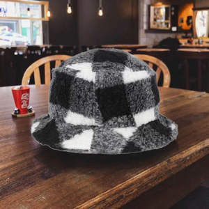 Chapeau de pêcheur sportif décontracté en fourrure Teddy, motif écossais noir, lettres brodées, fruits, impression en relief, en peluche, réversible, quatre saisons - Product Image 3