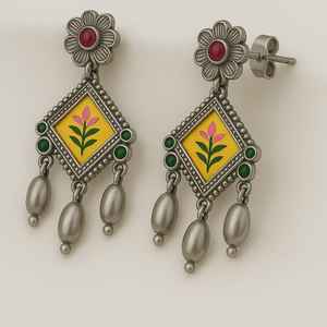 Boucles d'oreilles clous en argent sterling 925 faites à la main, motif floral créatif, bijoux indiens vintage, sertissage géométrique, cadeau de fête - Product Image 1