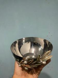 Cuenco de comida de diseño admirable en acero inoxidable con gran forma redonda, perfecto para servir sopa y platos deliciosos - Product Image 4