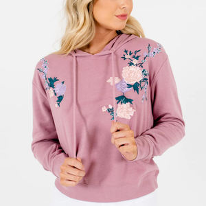 เสื้อฮู้ดแขนยาวผู้หญิงสำหรับฤดูหนาว ผ้าฟลีซ ปักโลโก้ ปรับแต่งได้ สตรีทแวร์ ดีไซน์โลโก้ด้านหน้า ผ้าฝ้าย 100% ราคาโรงงาน - Product Image 1