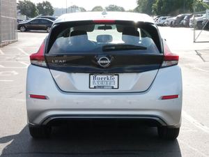 Oferta de Calidad: Nissan LEAF S FWD 2025 Usado, Garantía OEM de 1 Año - Product Image 2