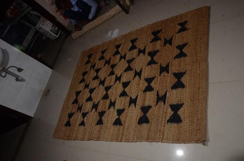 Natural or Beige and black