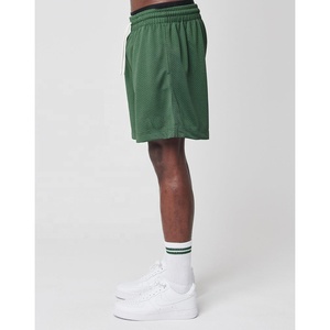 Vente à chaud de shorts décontractés à séchage rapide pour hommes avec logo personnalisé imprimé écologique de style de rue peigné solide maille respirante - Product Image 3