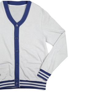 Cárdigan de punto unisex de manga larga con cuello en V, color liso, transpirable, para invierno, con cierre de botones, estilo griego, venta al por mayor - Product Image 4