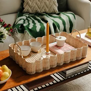 Bandeja ondulada grande de ratán armoniosa Bandeja de servicio de borde ondulado de ratán tejido natural llamativo - Product Image 2