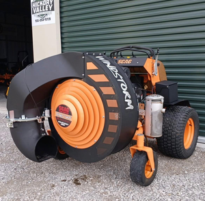 Soplador Comercial Scag Windstorm con Plataforma para Operador, Solo 100 Horas de Uso, Motor Vanguard EFI Big Block de 37hp en Venta - Product Image 5