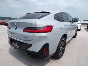 2023 B-M-W X-4 x-Drive-30i AWD avec faible kilométrage et prix abordable en stock prêt à l'expédition - Product Image 3