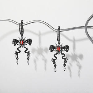 Conjunto de Joyería de Plata de Ley con Diseño de Dos Calaveras Jeulia Death Stare - Product Image 6