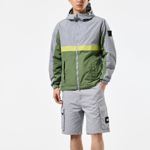 Veste coupe-vent et short avec logo personnalisé pour hommes, ensemble de survêtement à capuche, deux pièces, vêtements de sport pour les entraînements du printemps et de l'été, imprimé sur fond uni - Product Image 3