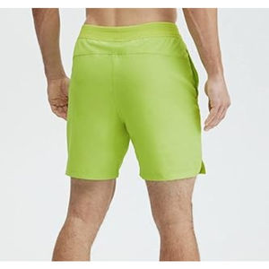 Pantalones cortos de gimnasio personalizados para hombre, pantalones cortos de entrenamiento de poliéster de diseñador para entrenamiento físico y correr, pantalones cortos deportivos de malla con patrón sólido - Product Image 2