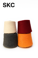 OEM ODM 9/1NM 100% Polyester Core Spun Yarn Eco-Friendly Dyed High Tenacity Weaving Long Hair Fluffy Alpaca Feeling OE Technics