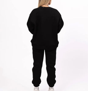 Conjunto de sudadera y pantalones de chándal de algodón 100% de dos piezas con logotipo personalizado OEM para mujer - Product Image 4