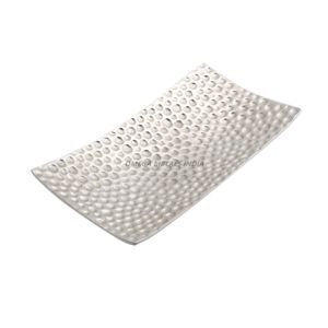 Plateau de service incurvé blanc moderne avec surface texturée et design unique idéal pour les expositions élégantes et les invités divertissants - Product Image 1