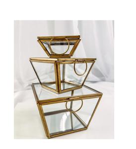 Caja de joyería de vidrio de metal de primera calidad única con detalles de metal bellamente elaborados, perfecto para coleccionistas y amantes de la joyería - Product Image 1