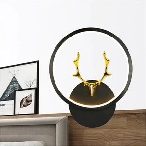 Lámpara de Pared Geométrica de Metal Dorado de Diseño Italiano, Colección en Oferta, Iluminación Decorativa para Sala de Estar, Dormitorio y Hogar - Product Image 6