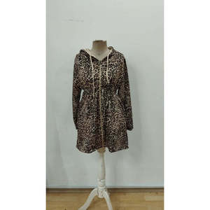 Chaqueta de viscosa de dos hilos con estampado de leopardo, manga larga, con capucha, bolsillos laterales, cordones y cremallera, 30208 - Beige - Product Image 4